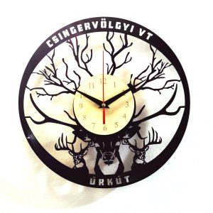 Hodiny z vinylu - jeleň